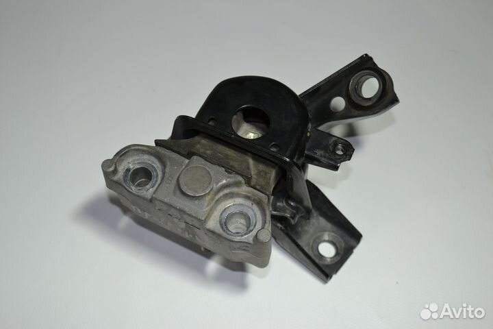 Опора (подушка) двигателя правая Toyota Rav 4