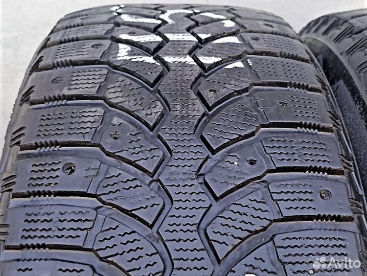 Bridgestone Blizzak Spike-01 195/60 R15 88T