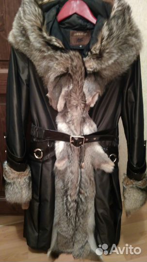 Парка новая 2 в 1 на кролике отделка волк