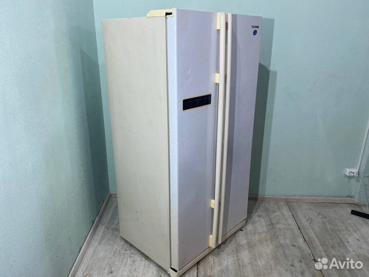 Холодильник Side by side Samsung