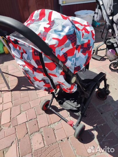 Прогулочная коляска