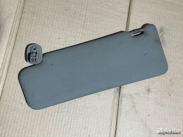 Козырек солнцезащитный правый Renault Logan, I