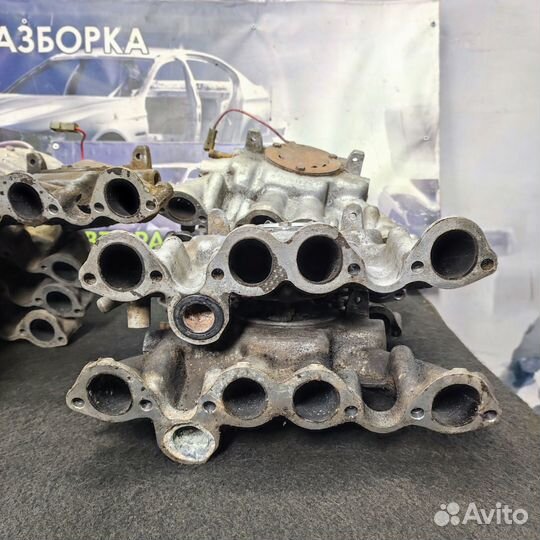 Коллектор впускной Volkswagen Passat B3