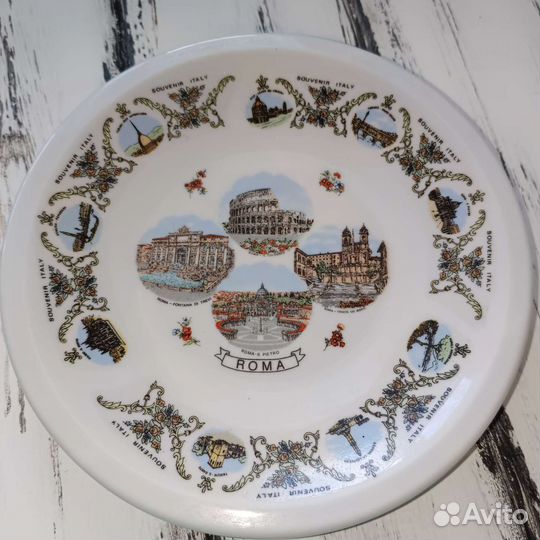 Настенная тарелка и панно