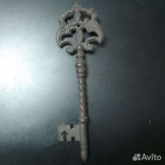 Сувенирный ключ