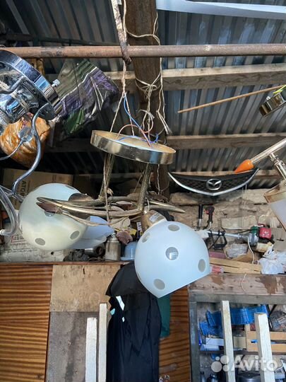 Люстры и двери