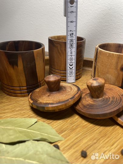 Набор из трех солонок с крышкой