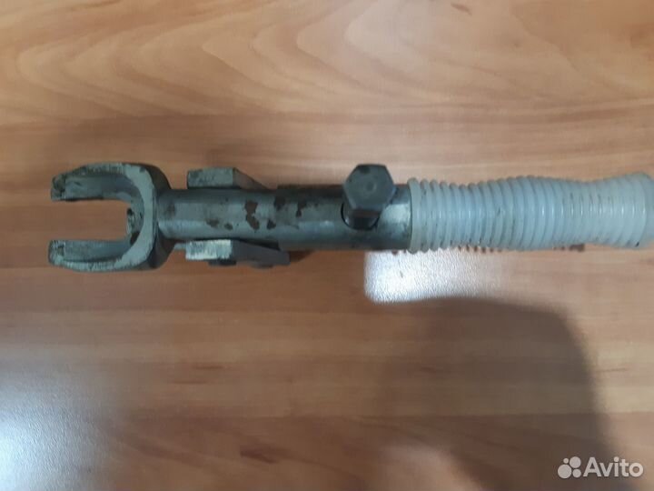 Съемник шаровых опор и рулевых наконечников