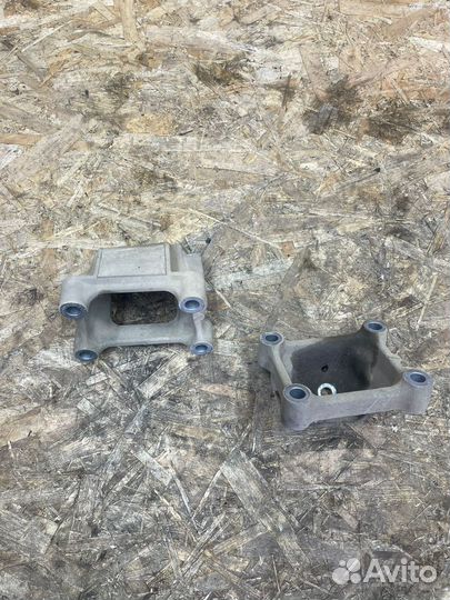 Кронштейн опора двигателя pajero sport 2