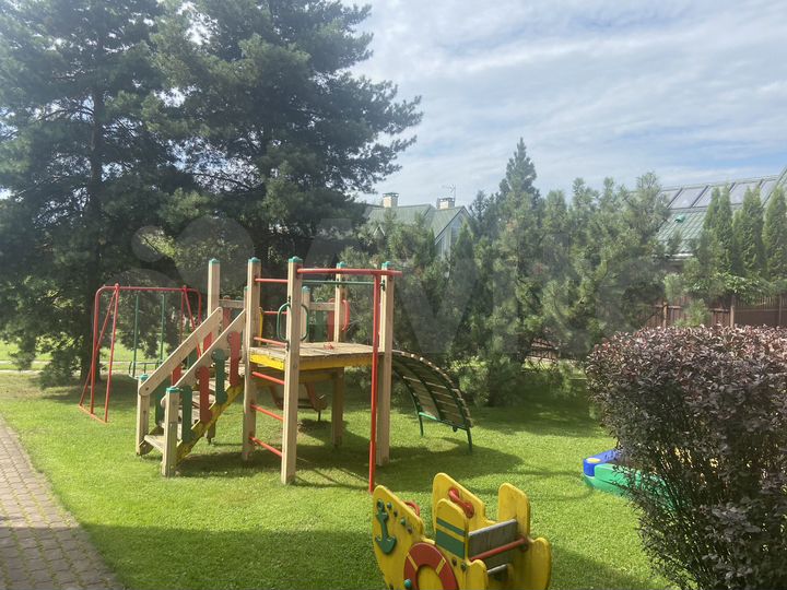 Коттедж 200 м² на участке 20 сот.