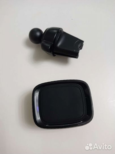 Держатель магнитный для телефона в машину