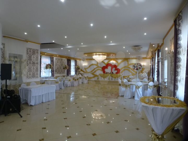 Коттедж 910 м² на участке 16 сот.