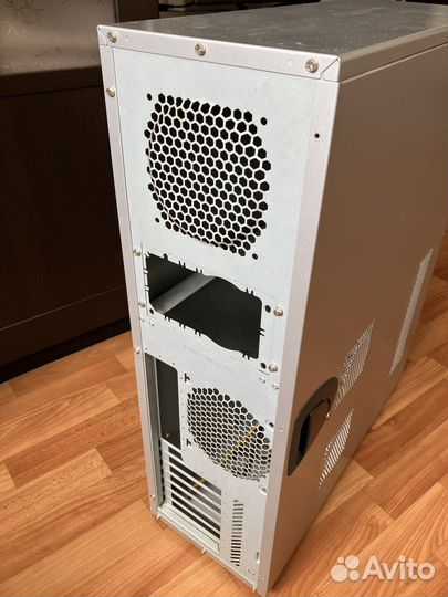 Корпус Bigtower Chieftec CA-01SL-SL-B