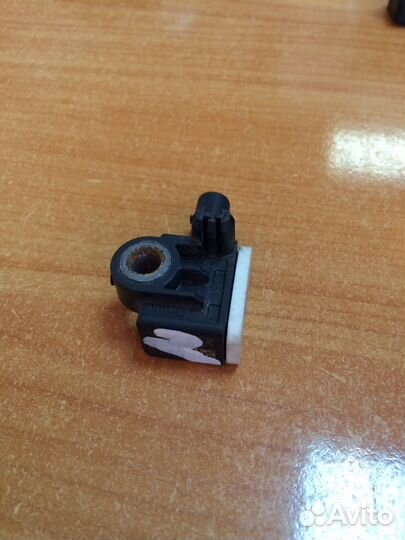 Датчик удара Volkswagen Touareg