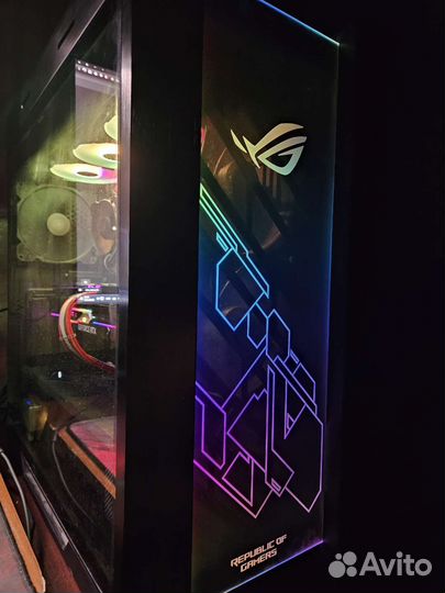 Asus ROG Strix Helios GX601