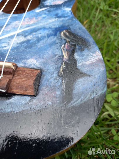 Мастеровое укулеле с уникальным авторским рисунком