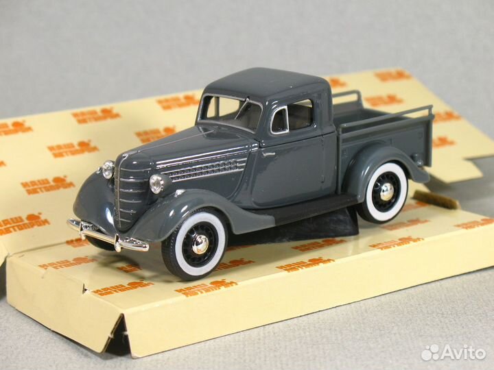 1/43 газ 11-415 серый наш автопром