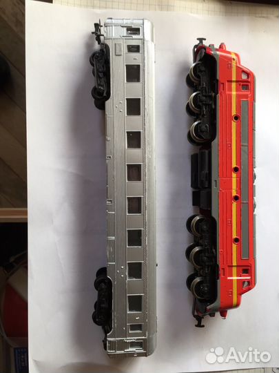 Тепловоз и вагоны деской железной дороги