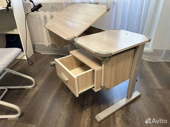 Растущая ортопедическая парта со стулом