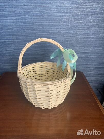 Корзина с ручкой