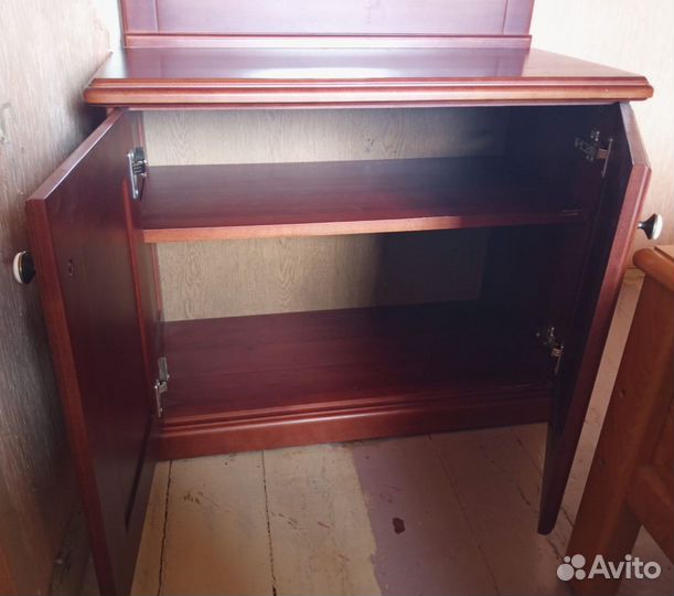 Тумба с зеркалом