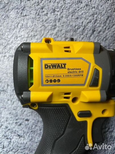 Шуруповёрт Dewalt 18v бесщёточный в наборе