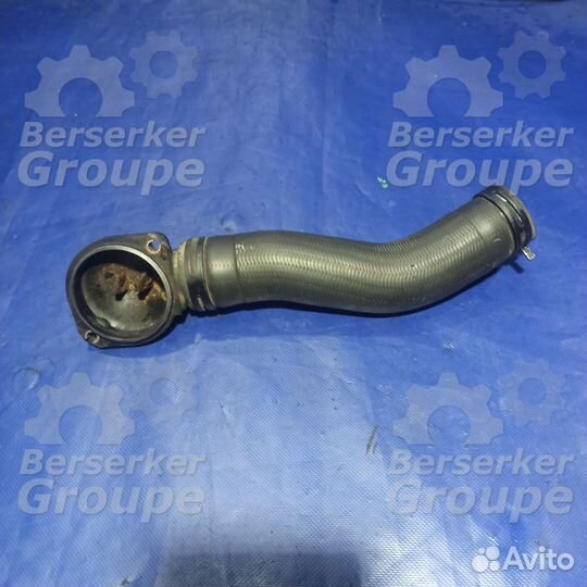 Патрубок системы охлаждения Crafter 2.5TDI