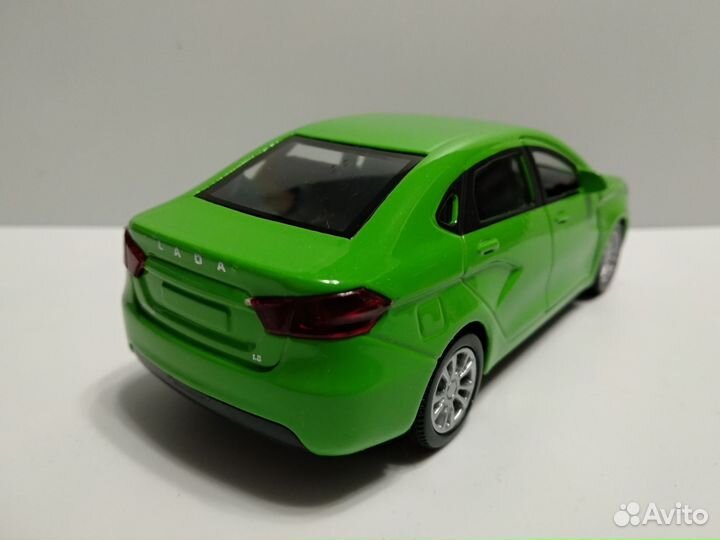 Машинка LADA Vesta 1:36 Autogrand
