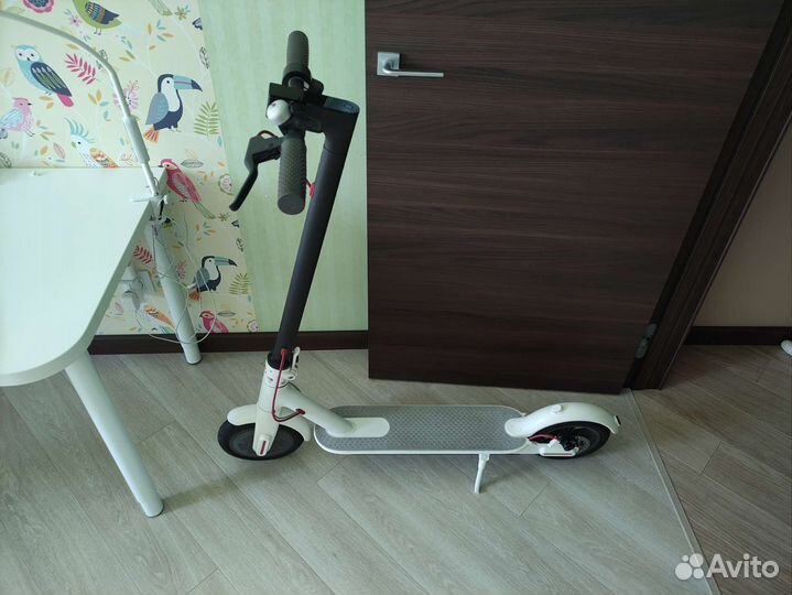 Электросамокат Xiaomi Mijia M365, белый