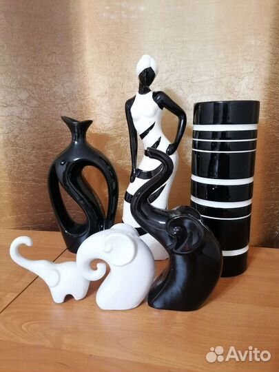 Вазы, девушка, слоники