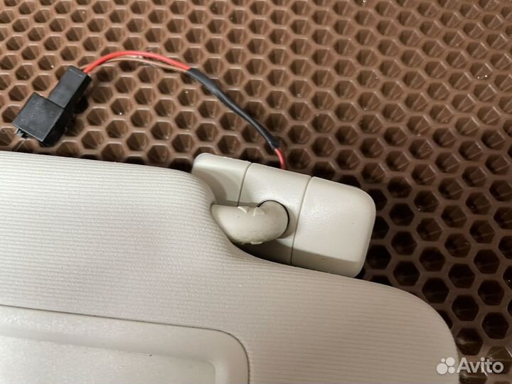 Солнцезащитный козырек Volkswagen Passat B8