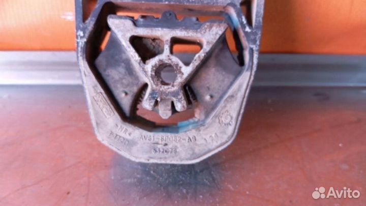 Опоры двигателя задние Ford Focus 2