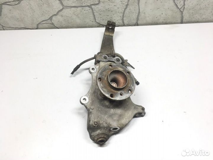 Кулак поворотный передний правый Bmw 7-Seria F02