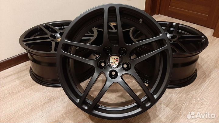 Оригинальные диски Porsche Macan R18 Венгрия