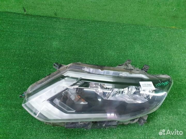 Фара левая Nissan X-Trail