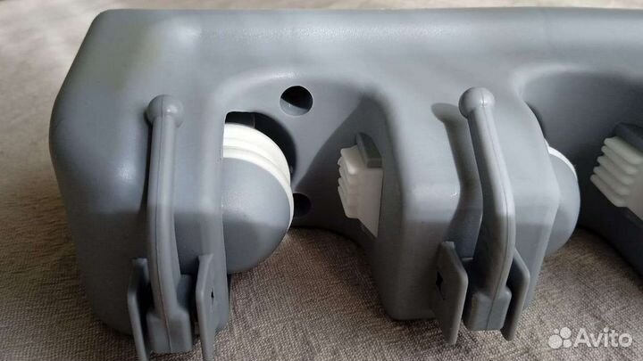 Вешалка для швабр и щёток