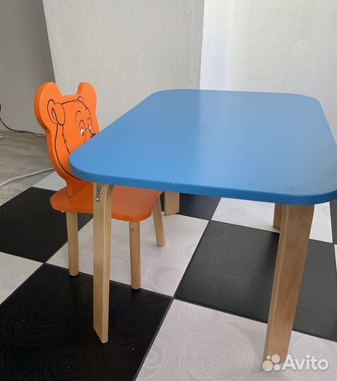 Детский стол и стульчик