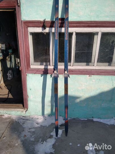 Беговые лыжи с креплением длина 210 см