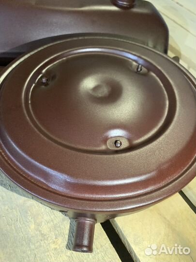 Продам клапанную крышку