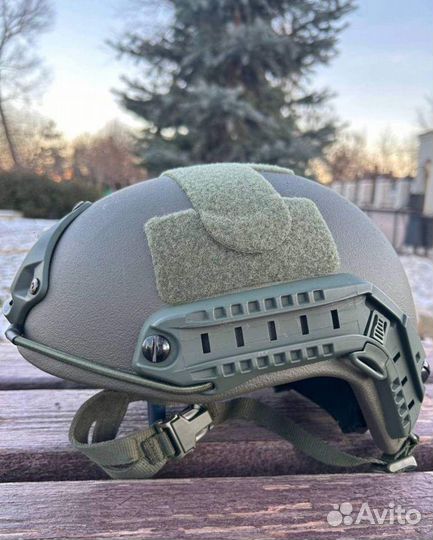 Военный пуленепробиваемый шлем