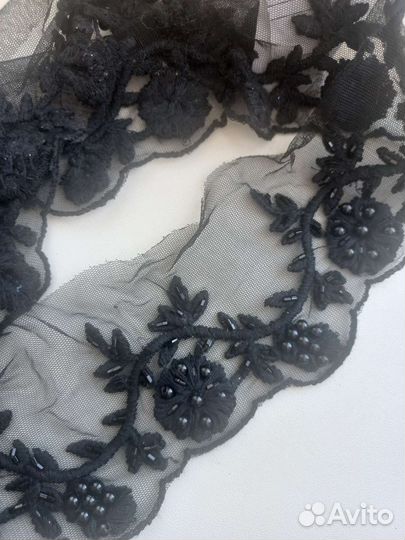 Шитье на сетке, кружево