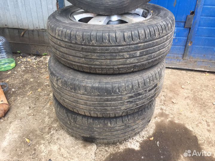 Диски литые с резиной Hyundai Tucson 2004-2008