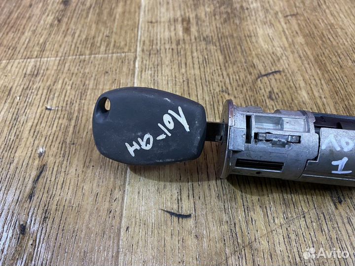 Замок зажигания Renault Logan