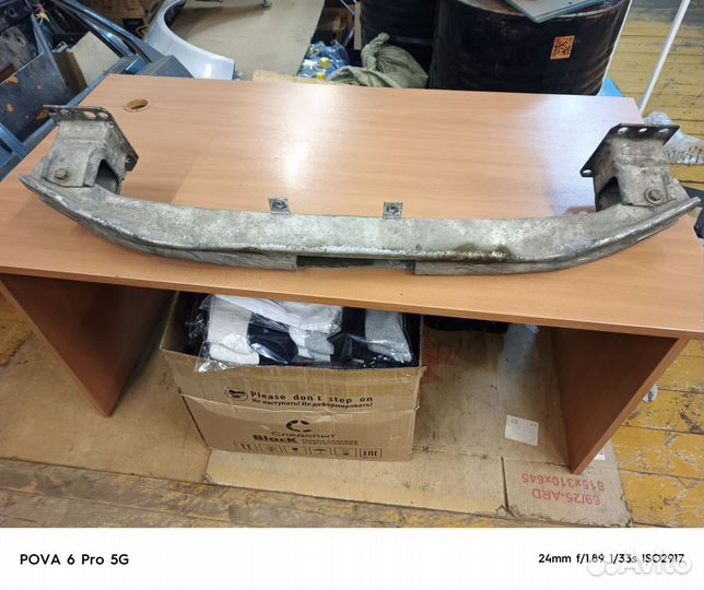 Усилитель бампера Ауди А8 D3 2005год