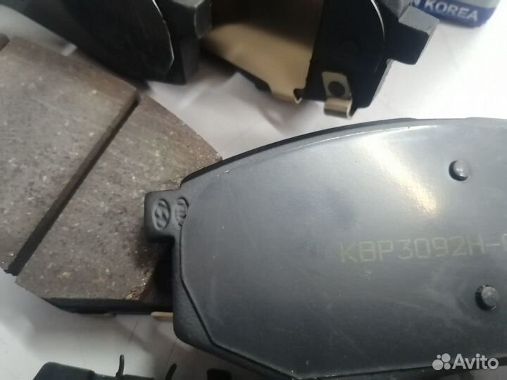 Колодки тормозные передние Хендай Соната. Новые