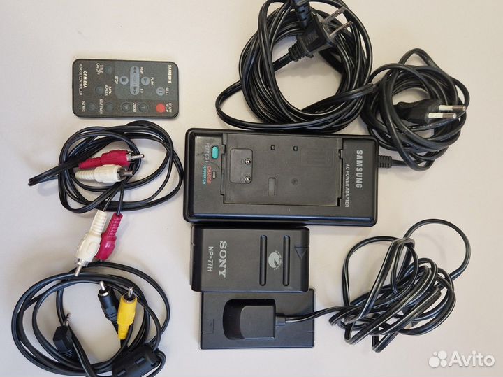 Видео камера Samsung с аксессуарами