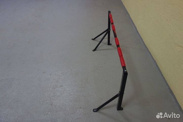 Турник настенный