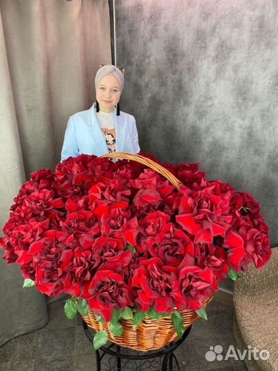 Большая корзина роз
