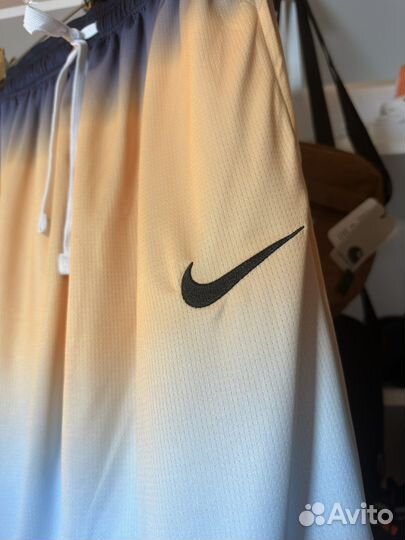 Шорты Nike разные