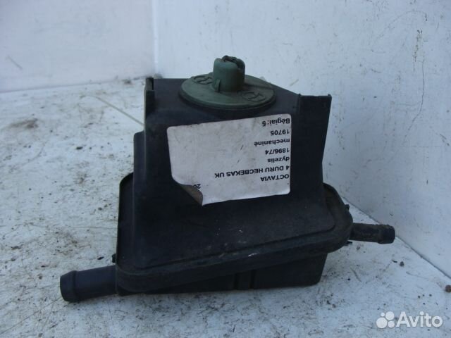 Шкода Октавия Бачок жидкости усилителя руля
